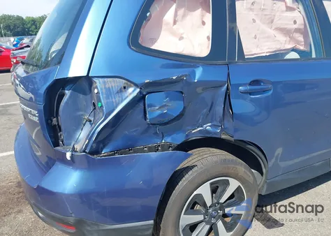 2017 Subaru Forester 2.5I из США, поврежденный, VIN JF2SJABC5HH403411